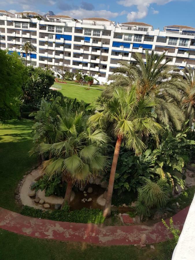 Appartamento Jardines Del Puerto Marbella Esterno foto